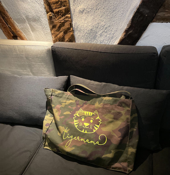 THE EVERY DAY SHOPPER